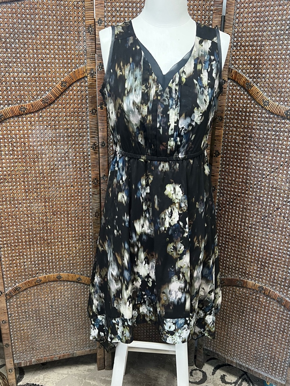Simply Vera dress Vera wang small sleevless black